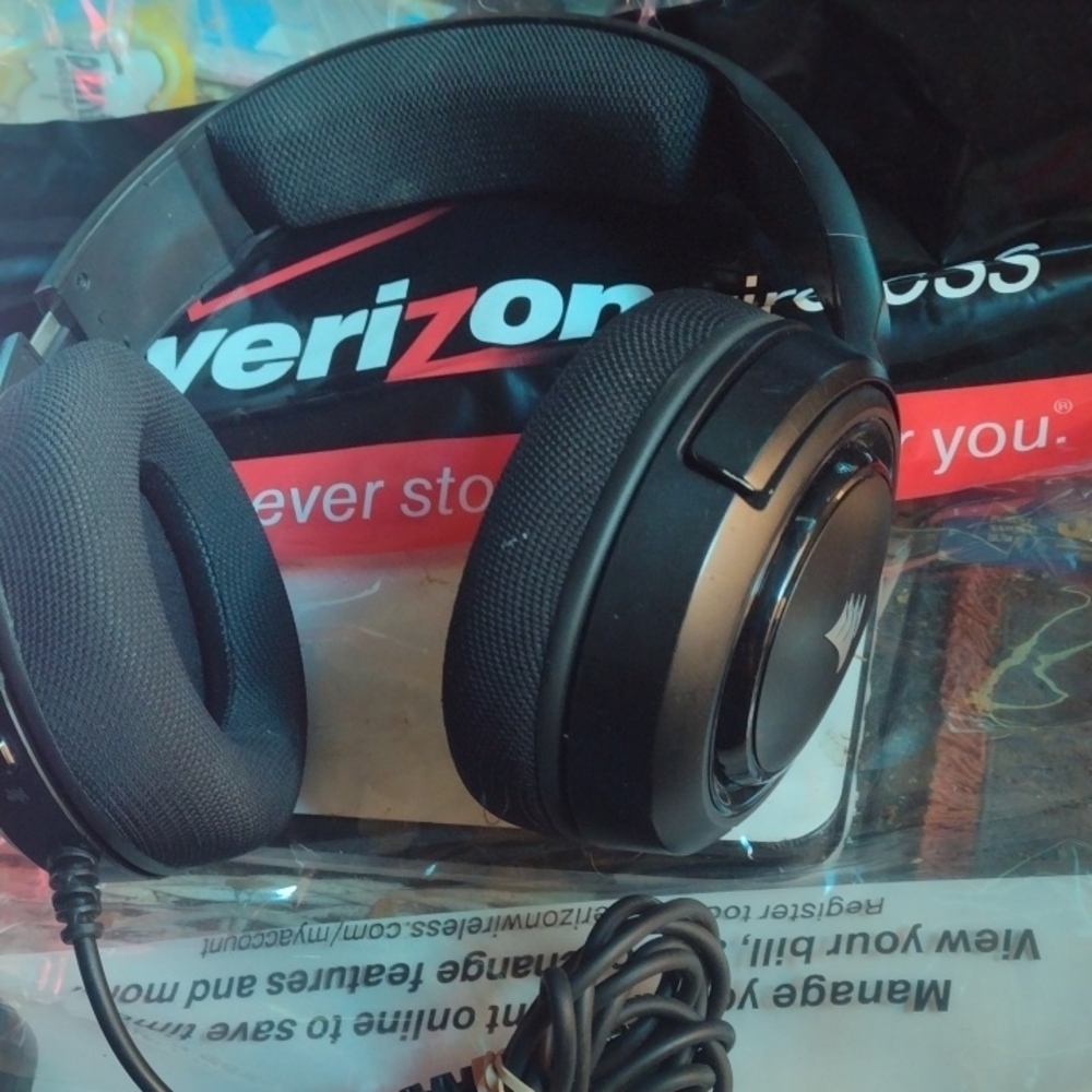Corsair HS35 Black Over-Ear Multi platform Headphones NWOT